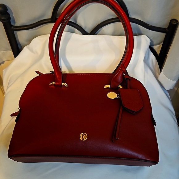 Le Diva Handbags - Sold Diva Burgundy Handbag